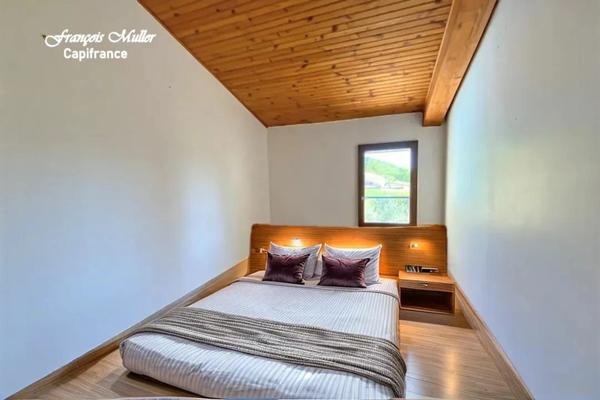 Splendide Propriété de 325 m2 à proximité de Pierrevert, 8800 m2 de terrain