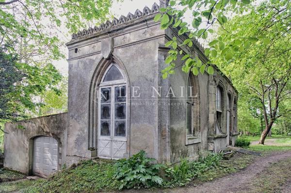 A 20 MINUTES DE LA MER : Château 19ème de style néogothique aux portes de Bayeux