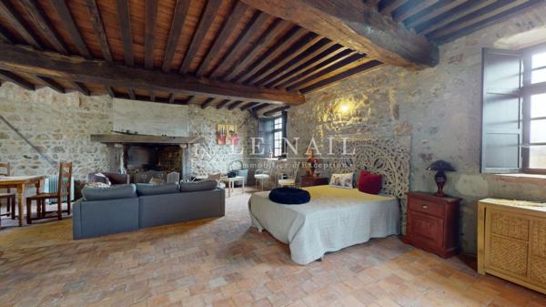 Belle Ferme-Château fortifiée des XVe et XVIIe siècles ISMH en Bourbonnais