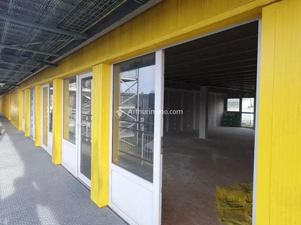 Vente Bureau 1 pièces 56 m2 à Villiers-le-Bel