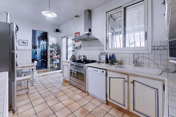 ST MITRE  - Belle propriété: Maison T7 avec piscine - 211m² / parcelle 2850m²