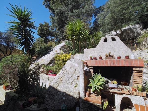 ST MITRE  - Belle propriété: Maison T7 avec piscine - 211m² / parcelle 2850m²