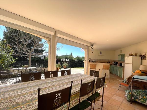 ST MITRE  - Belle propriété: Maison T7 avec piscine - 211m² / parcelle 2850m²