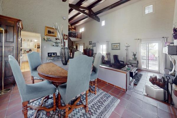 ST MITRE  - Belle propriété: Maison T7 avec piscine - 211m² / parcelle 2850m²