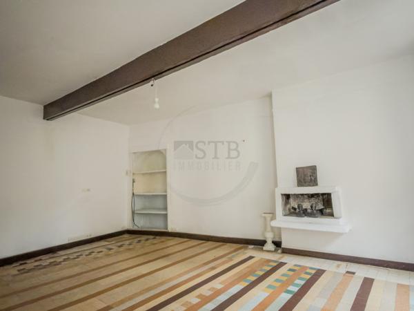 Maison de village avec local et potentiel à Privas