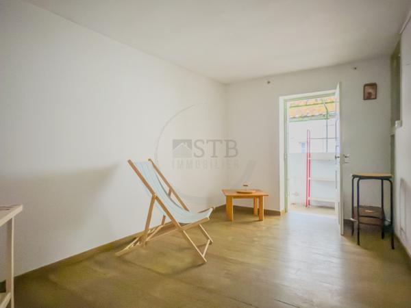 Maison de village avec local et potentiel à Privas