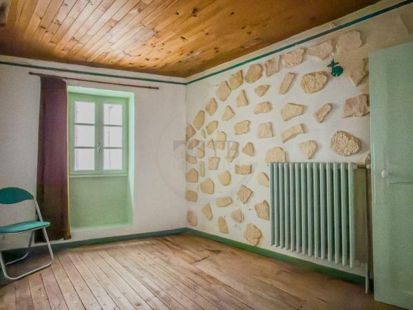 Maison de village avec local et potentiel à Privas