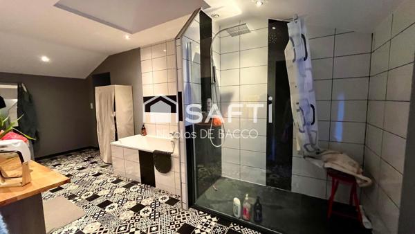 Demeure a potentiel immense.