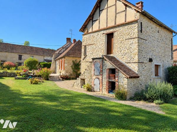 Propriété de 6 pièces de 156 m2 avec dépendances