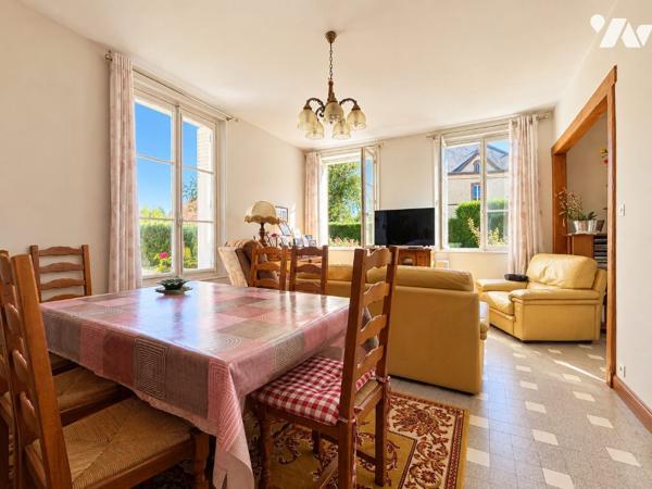 Propriété de 6 pièces de 156 m2 avec dépendances