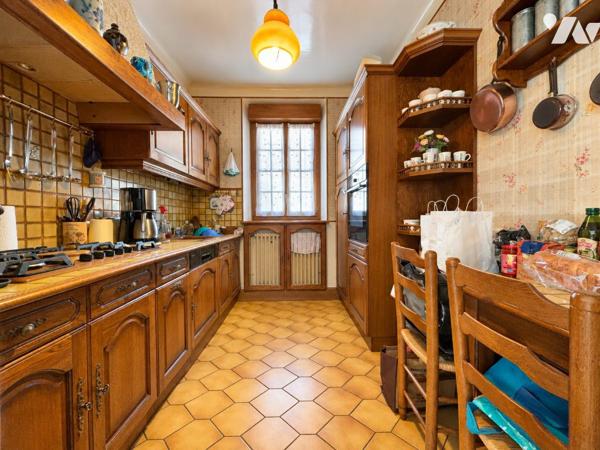 Propriété de 6 pièces de 156 m2 avec dépendances