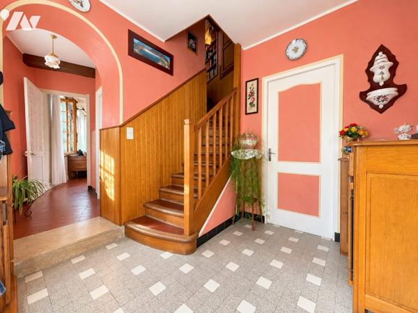 Propriété de 6 pièces de 156 m2 avec dépendances