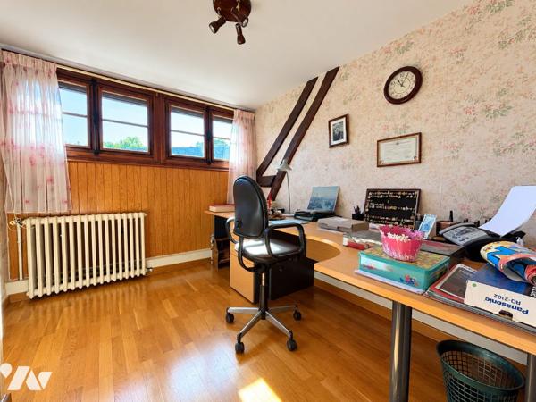 Propriété de 6 pièces de 156 m2 avec dépendances