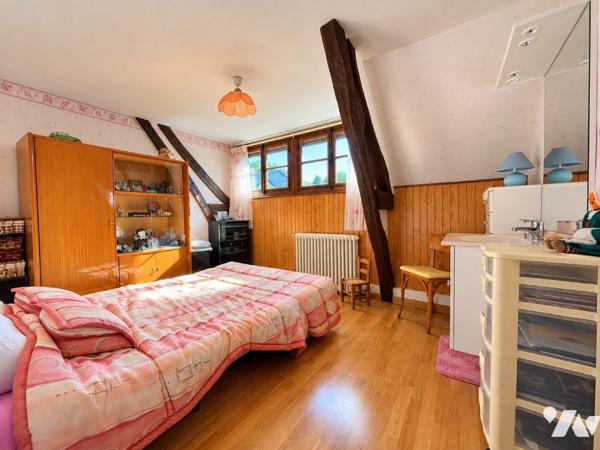 Propriété de 6 pièces de 156 m2 avec dépendances
