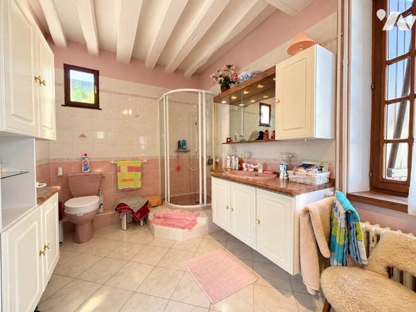 Propriété de 6 pièces de 156 m2 avec dépendances
