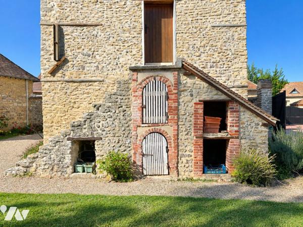 Propriété de 6 pièces de 156 m2 avec dépendances