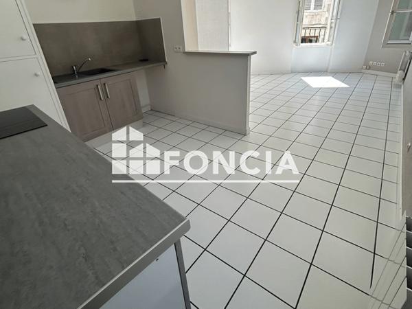 Location Appartement 2 pièces 40.08 m² - 3 RUE DE LA COMEDIE Niort 79000