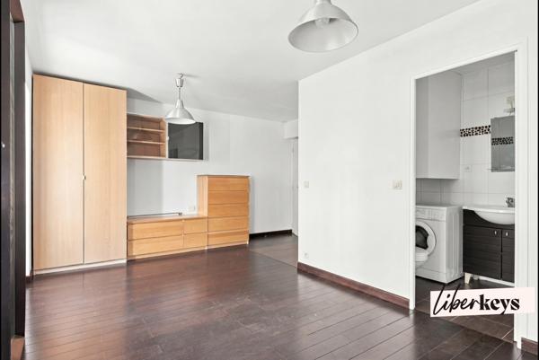 Paris 15 - Grenelle / Rue du Commerce - Studio avec cave