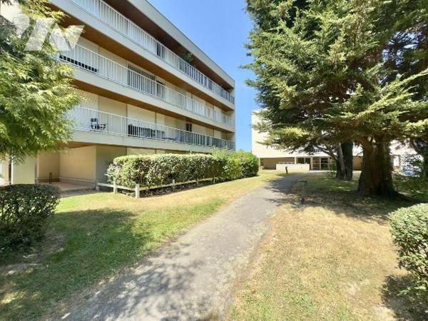 EXCLUSIVITÉ ET NOUVEAUTÉ ÉTUDE TRENTE CINQ NOTAIRES !

Venez découvrir cet appartement de typ...