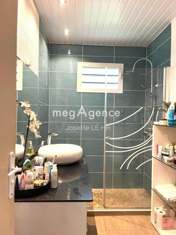 Maison à MATOURY, 97351 - 5 pièces 130m²