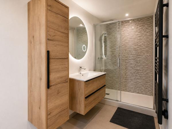 ENSEMBLE IMMOBILIER MEUBLÉ DE PLUS DE 135 M² AVEC GARAGE