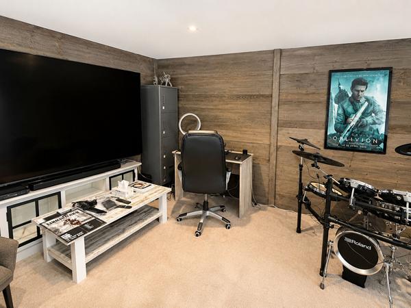 ENSEMBLE IMMOBILIER MEUBLÉ DE PLUS DE 135 M² AVEC GARAGE