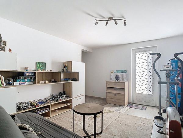 Maison familiale en plein bourg de Soucelles (Rives du Loir en Anjou)