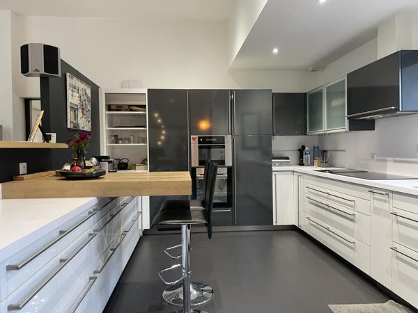 Orvault (44700) Orvault - limitrophe Sautron Villa 6 pièces de plain-pied, piscine et jardin clos