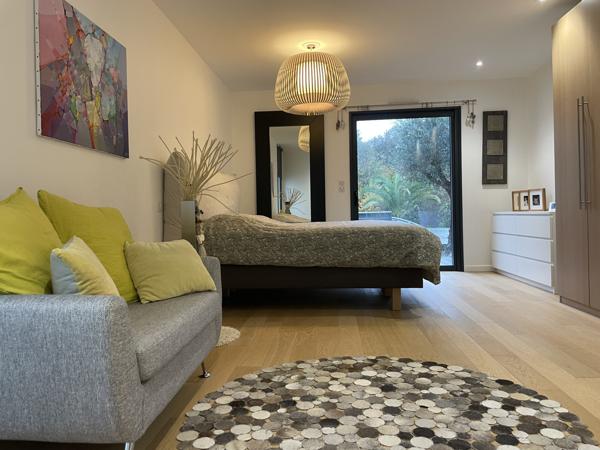 Orvault (44700) Orvault - limitrophe Sautron Villa 6 pièces de plain-pied, piscine et jardin clos