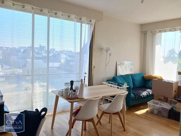 Appartement à louer 2 pièces 47.3m² Blois (41000)