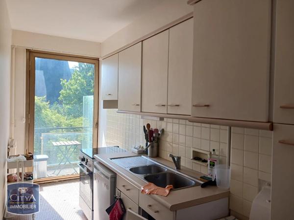Appartement à louer 2 pièces 47.3m² Blois (41000)