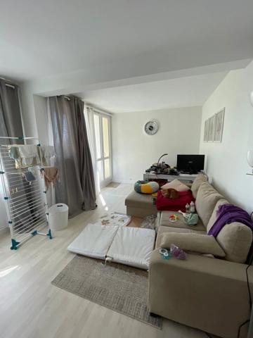 Location                                                      Appartement
                        
                     2 pièces                      52 m2                     à Crosne