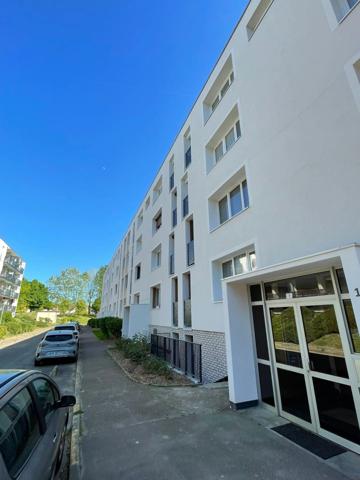 Location                                                      Appartement
                        
                     2 pièces                      52 m2                     à Crosne