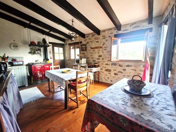 Maison de Charme en Pierre Coeur de Hameau Vue Imprenable