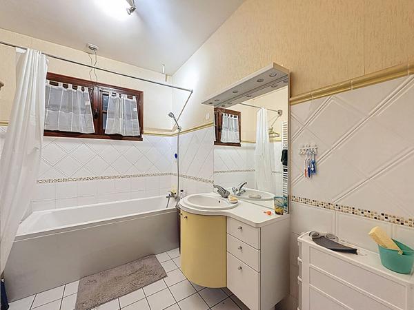 A vendre Maison Pessan 7 pièces 170 m² avec garage et jardin clôturé