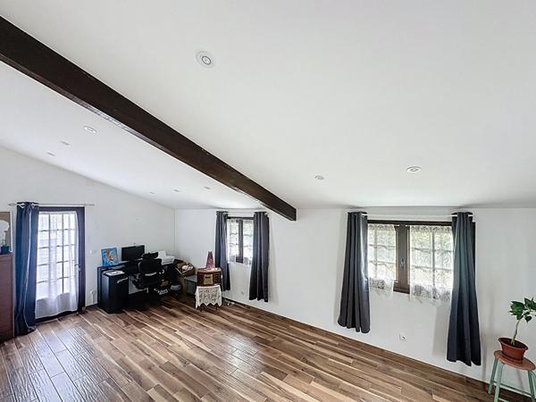 A vendre Maison Pessan 7 pièces 170 m² avec garage et jardin clôturé