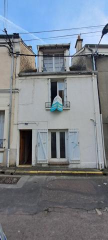 Appartement triplex à vendre à Étampes - 3 pièces avec terrasse et cave