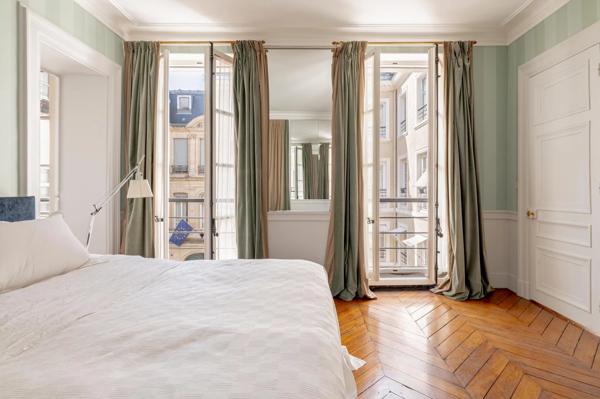 Paris 7 - Saint Thomas d'Aquin - 2 chambres et un bureau - Lumière