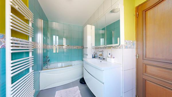 NOUVEAUTÉ L'ADRESSE ? Maison Familiale Bréançon: Potentiel 5 Chambres !