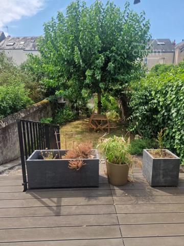 TOURS - Quartier La Fuye - Maison 3 pièces, 2 chambres, son jardin arboré et ses 2 caves.