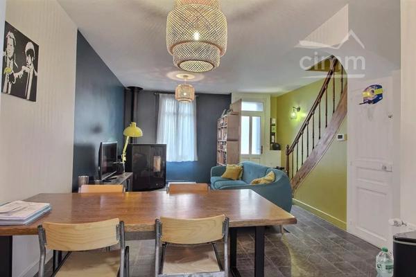 TOURS - Quartier La Fuye - Maison 3 pièces, 2 chambres, son jardin arboré et ses 2 caves.