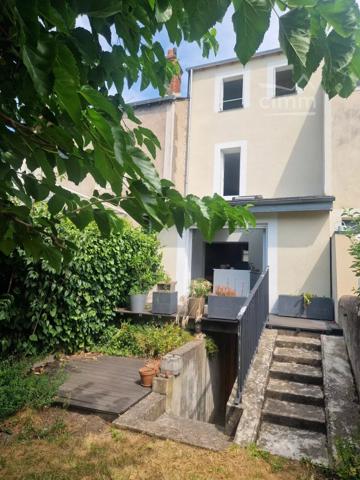 TOURS - Quartier La Fuye - Maison 3 pièces, 2 chambres, son jardin arboré et ses 2 caves.