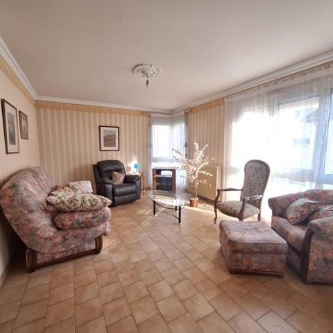 Appartement centre ville avec 3 chambres .