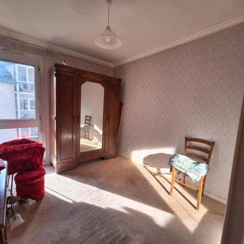 Appartement centre ville avec 3 chambres .