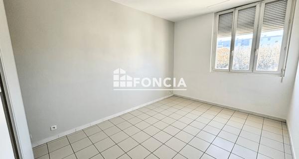 Location Studio 26.54 m² - Donzère 26290