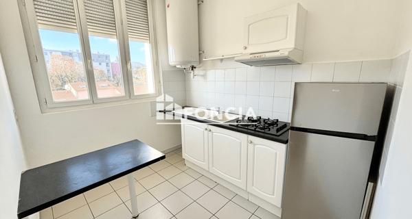 Location Studio 26.54 m² - Donzère 26290