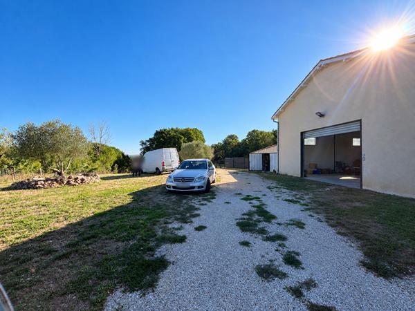 Villeneuve-sur-Lot, hangar ou local d'activité à louer, situé dans un environnement calme à la campagn , Villeneuve sur lot