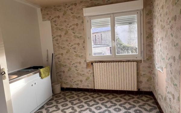 Immeuble à vendre    5 pièces • 152 m2 Carhaix-Plouguer