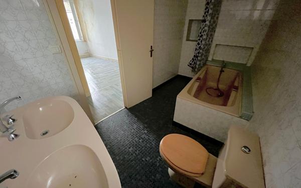 Immeuble à vendre    5 pièces • 152 m2 Carhaix-Plouguer