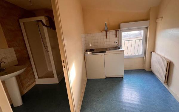 Immeuble à vendre    5 pièces • 152 m2 Carhaix-Plouguer